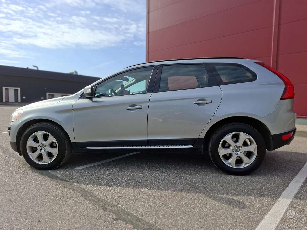Volvo XC60 2009 — вигляд ззаду