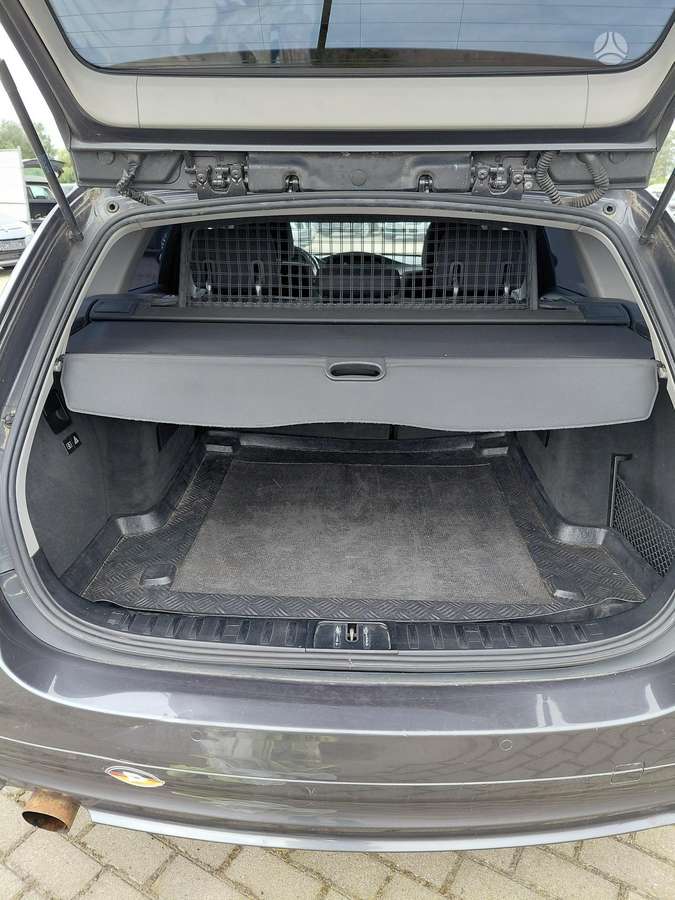 BMW 318 2006 — photo 11