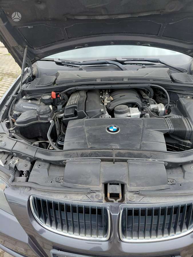 BMW 318 2006 — photo 12