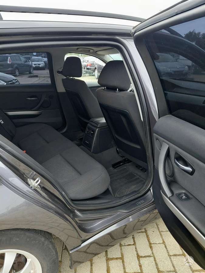 BMW 318 2006 — photo 13