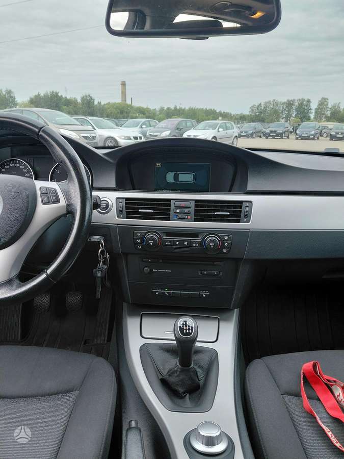 BMW 318 2006 — photo 7