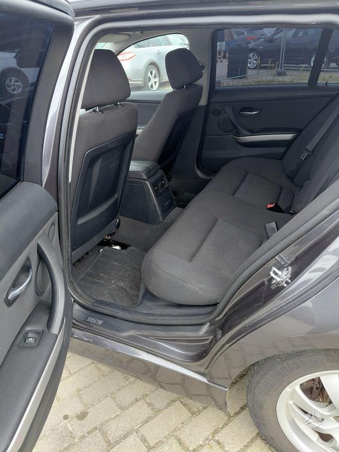 BMW 318 2006 — photo 9