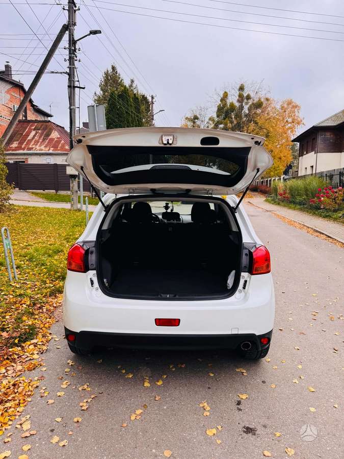 Mitsubishi ASX 2015 — салон