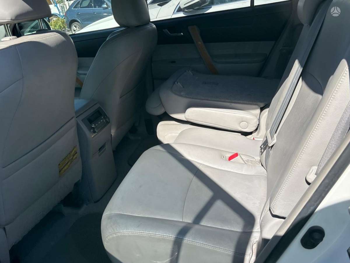 Toyota Highlander 2010 — фото 15