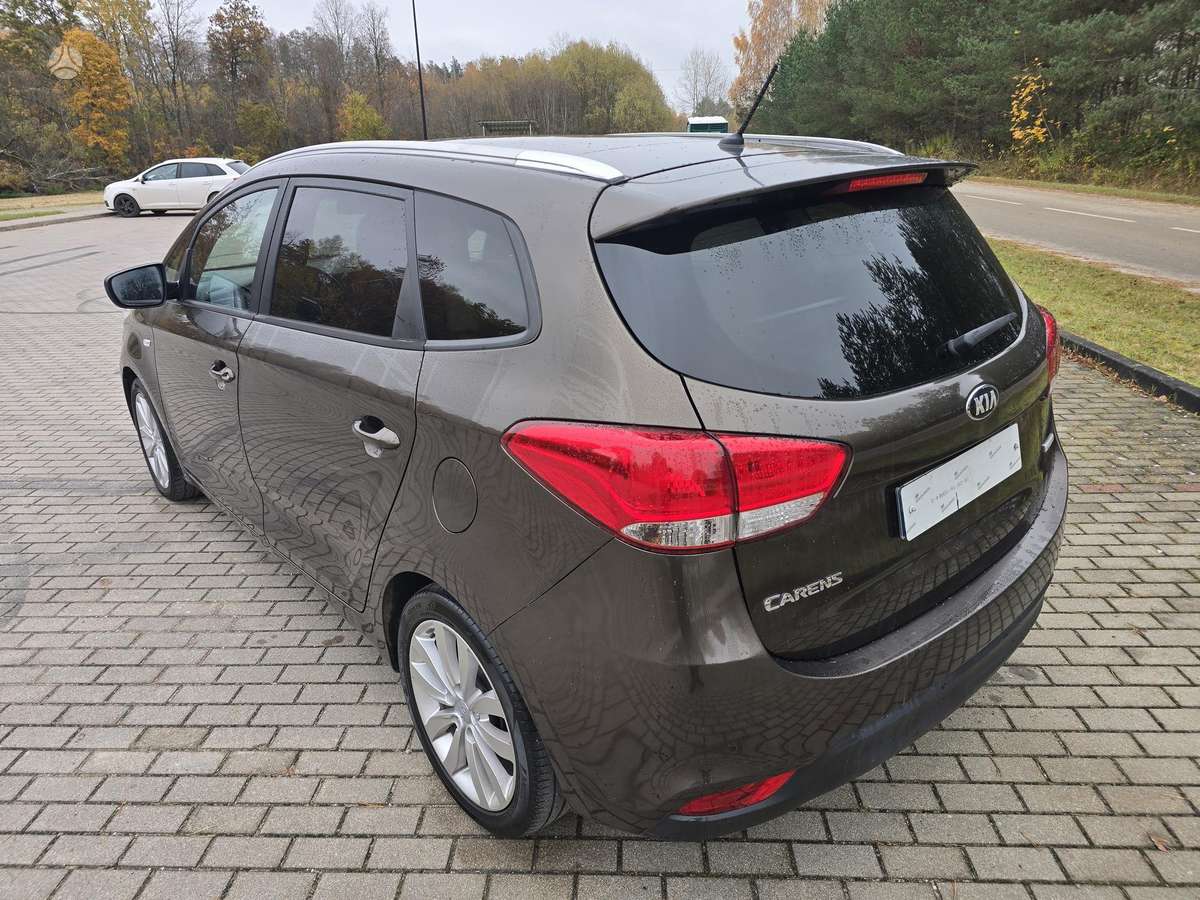 Kia Carens 2014 — photo 9