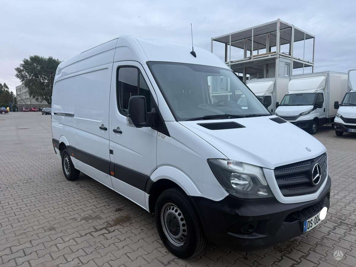 Mercedes-Benz Sprinter 2015 — вигляд ззаду