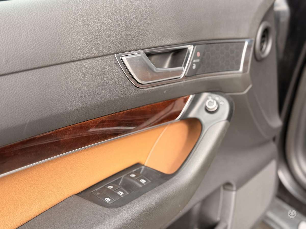 Audi A6 2010 — photo 13