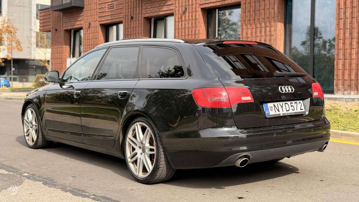 Audi A6 2010 — interior