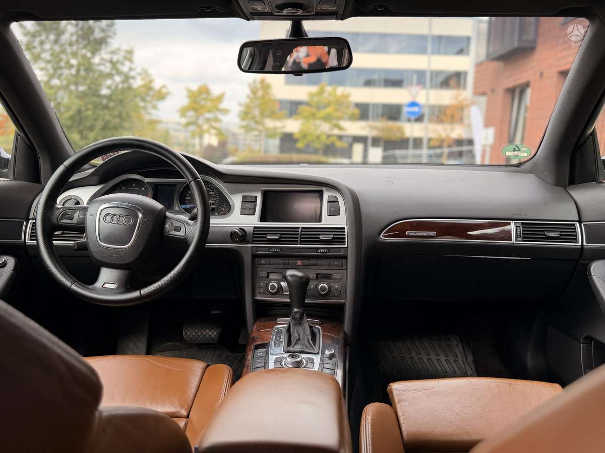Audi A6 2010 — photo 9