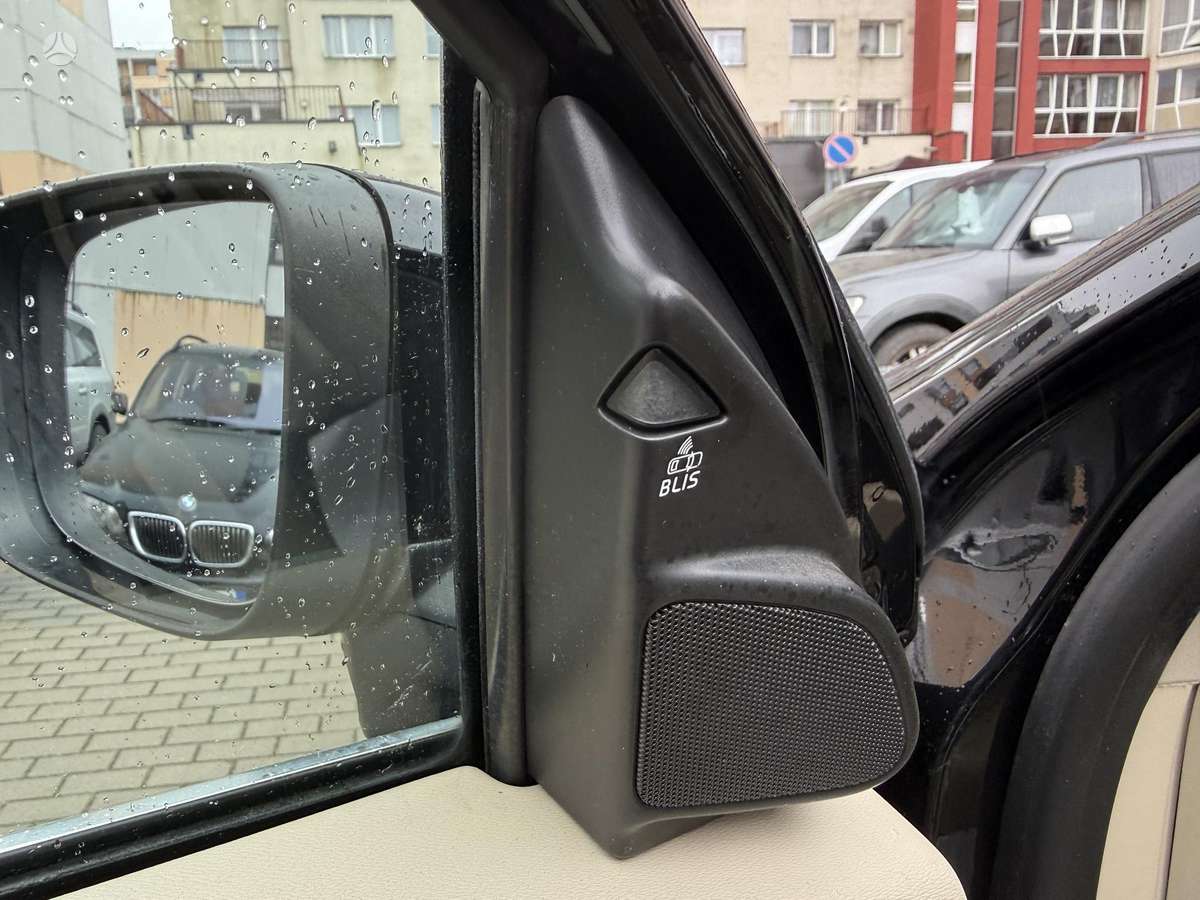 Volvo XC60 2011 — photo 11