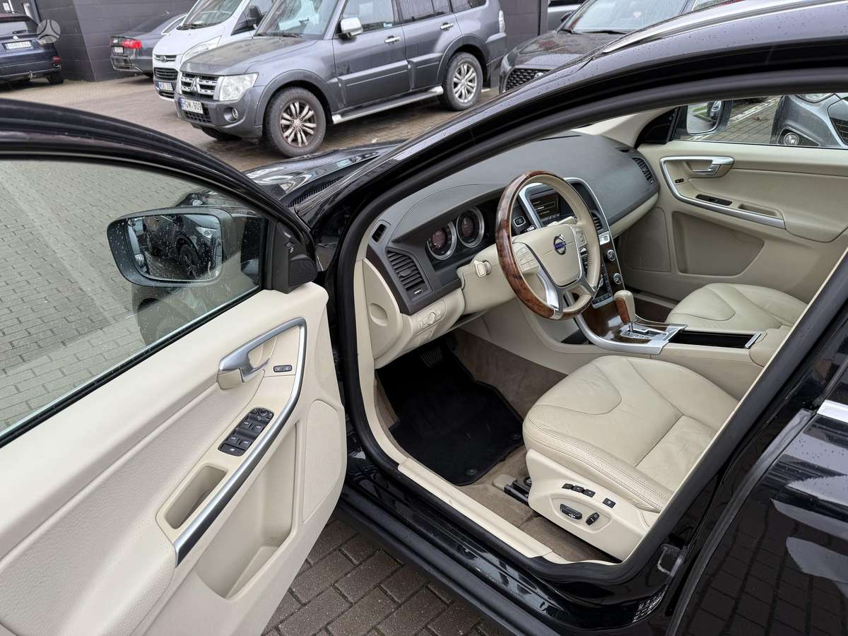 Volvo XC60 2011 — photo 15