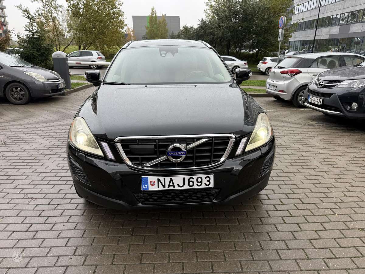 Volvo XC60 2011 — photo 8