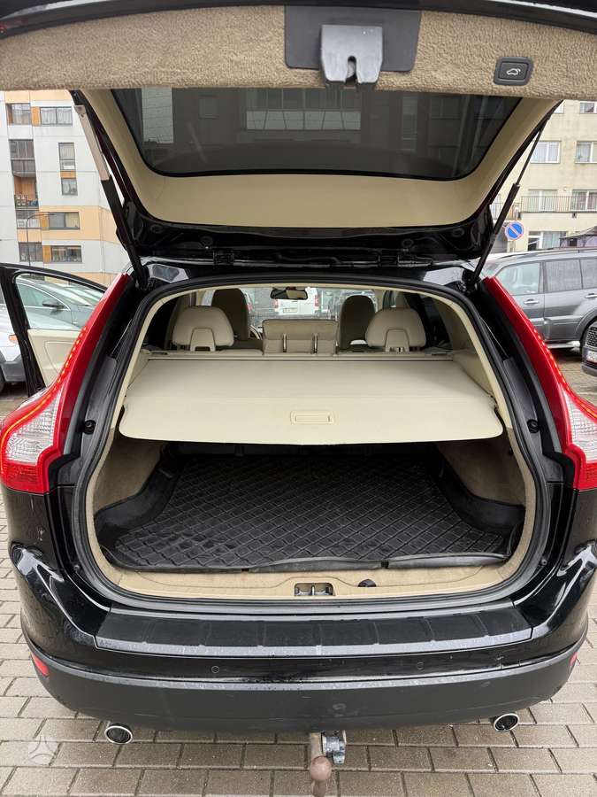 Volvo XC60 2011 — photo 9