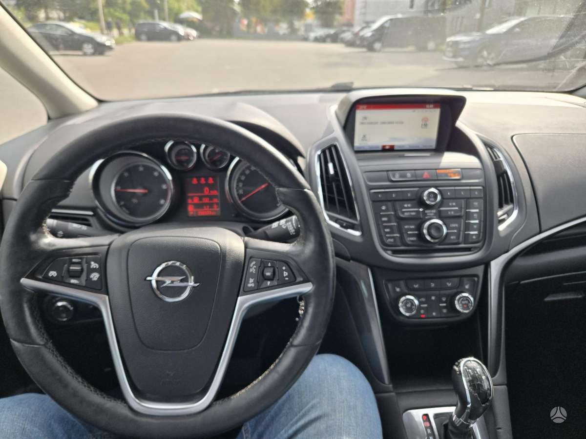 Opel Zafira 2015 — photo 6