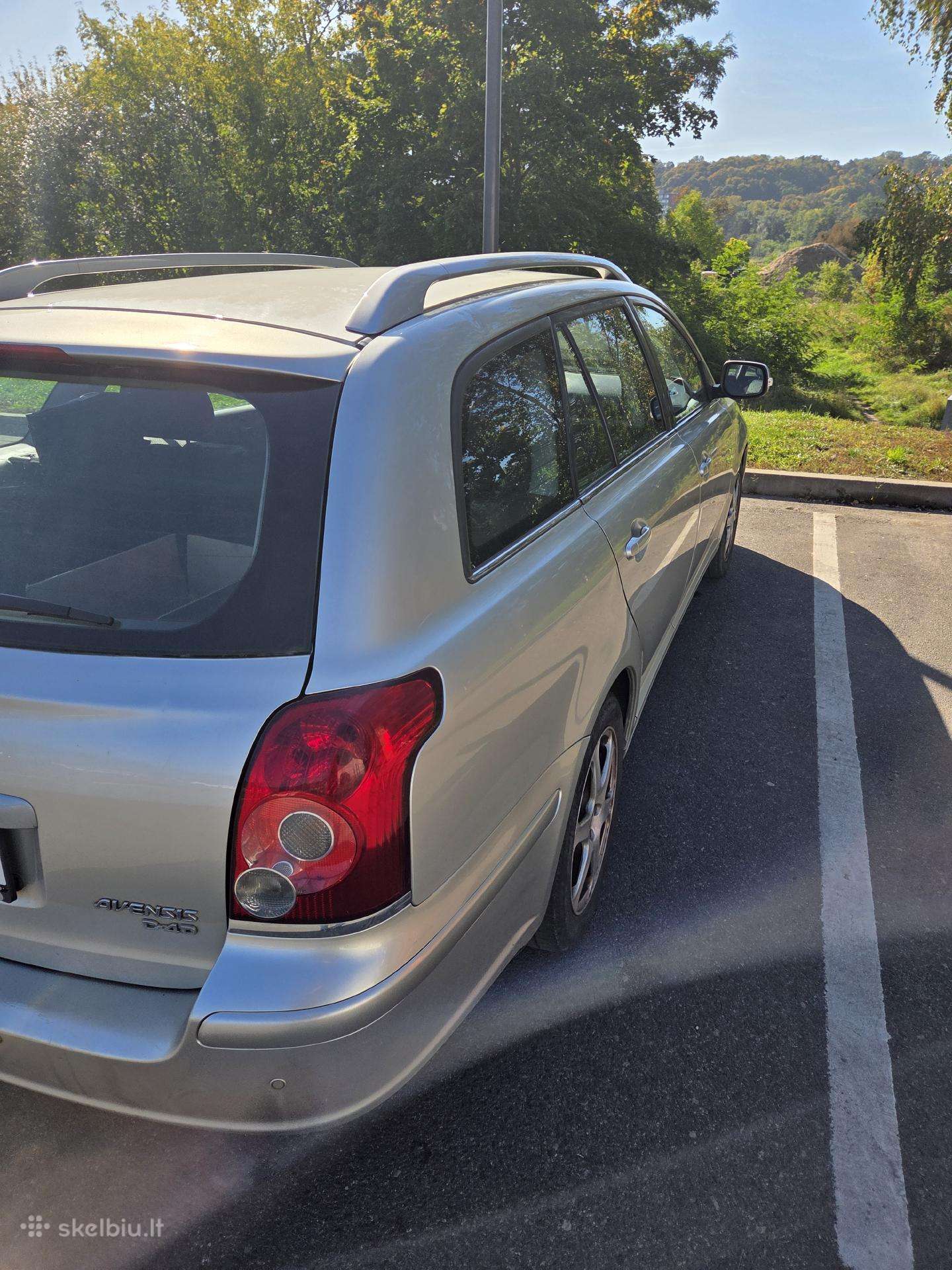 Toyota Avensis 2006 — rear view