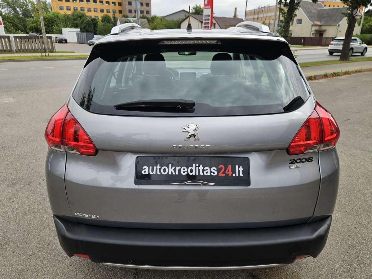 Peugeot 2008 2015 — photo 9