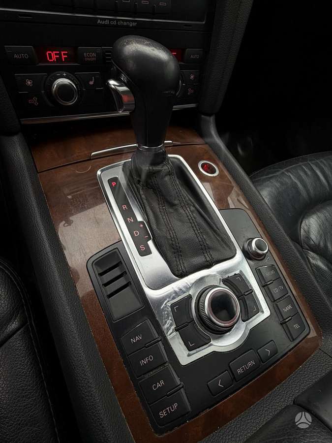 Audi Q7 2006 — photo 12
