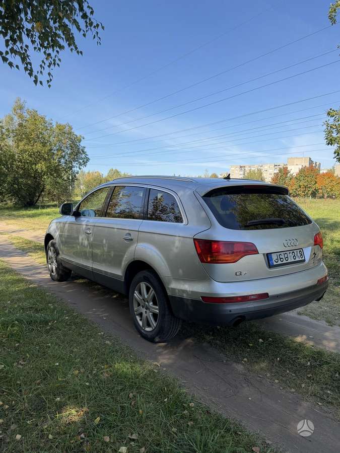Audi Q7 2006 — rear view
