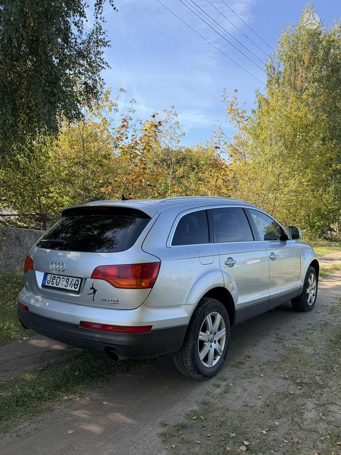 Audi Q7 2006 — interior