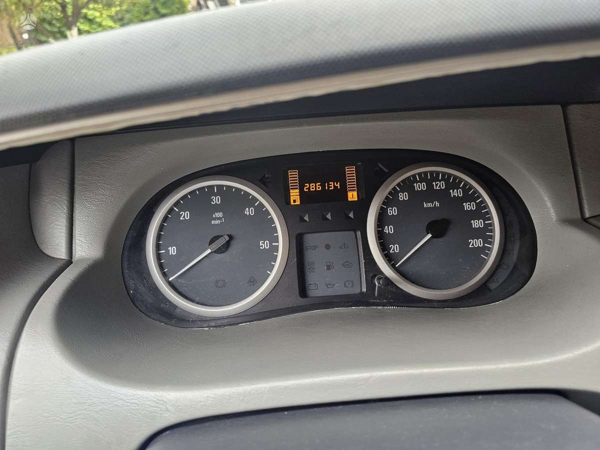 Renault Trafic 2006 — photo 9