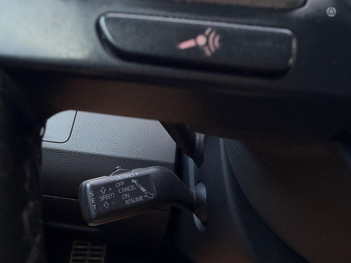 Volkswagen Passat 2011 — photo 10