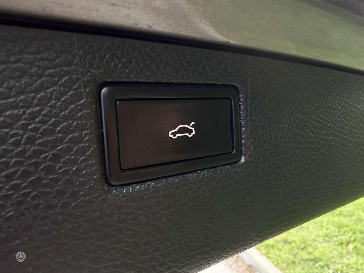 Volkswagen Passat 2011 — photo 12