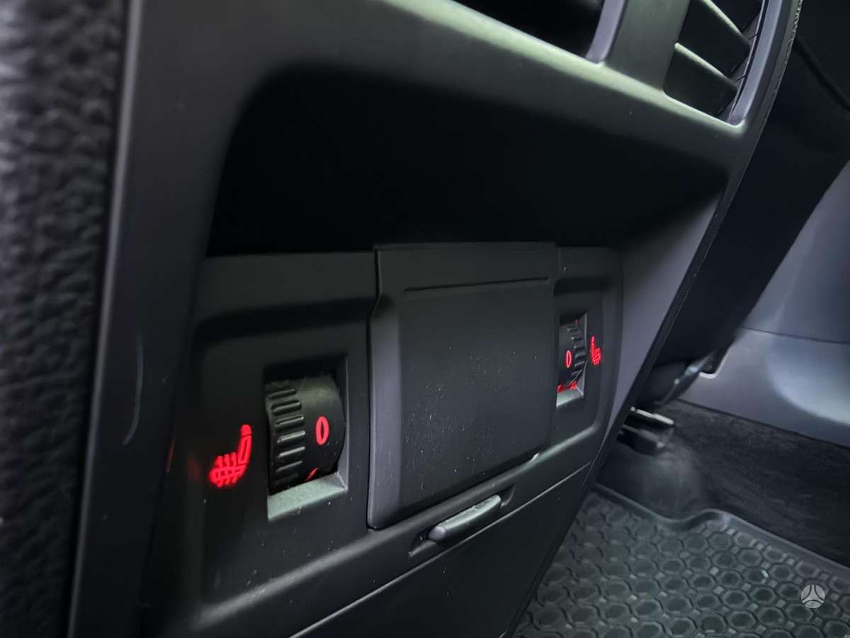 Volkswagen Passat 2011 — photo 13