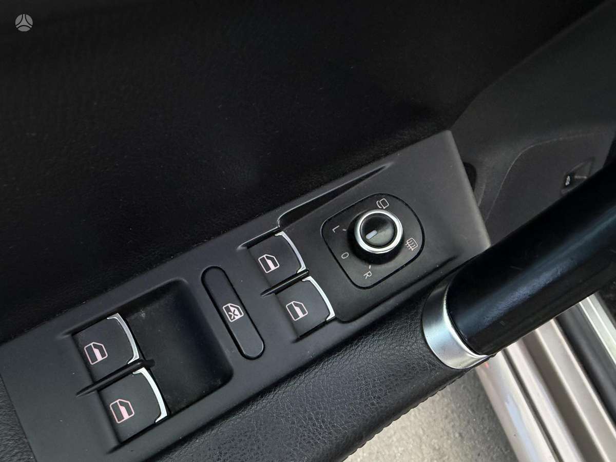 Volkswagen Passat 2011 — photo 14