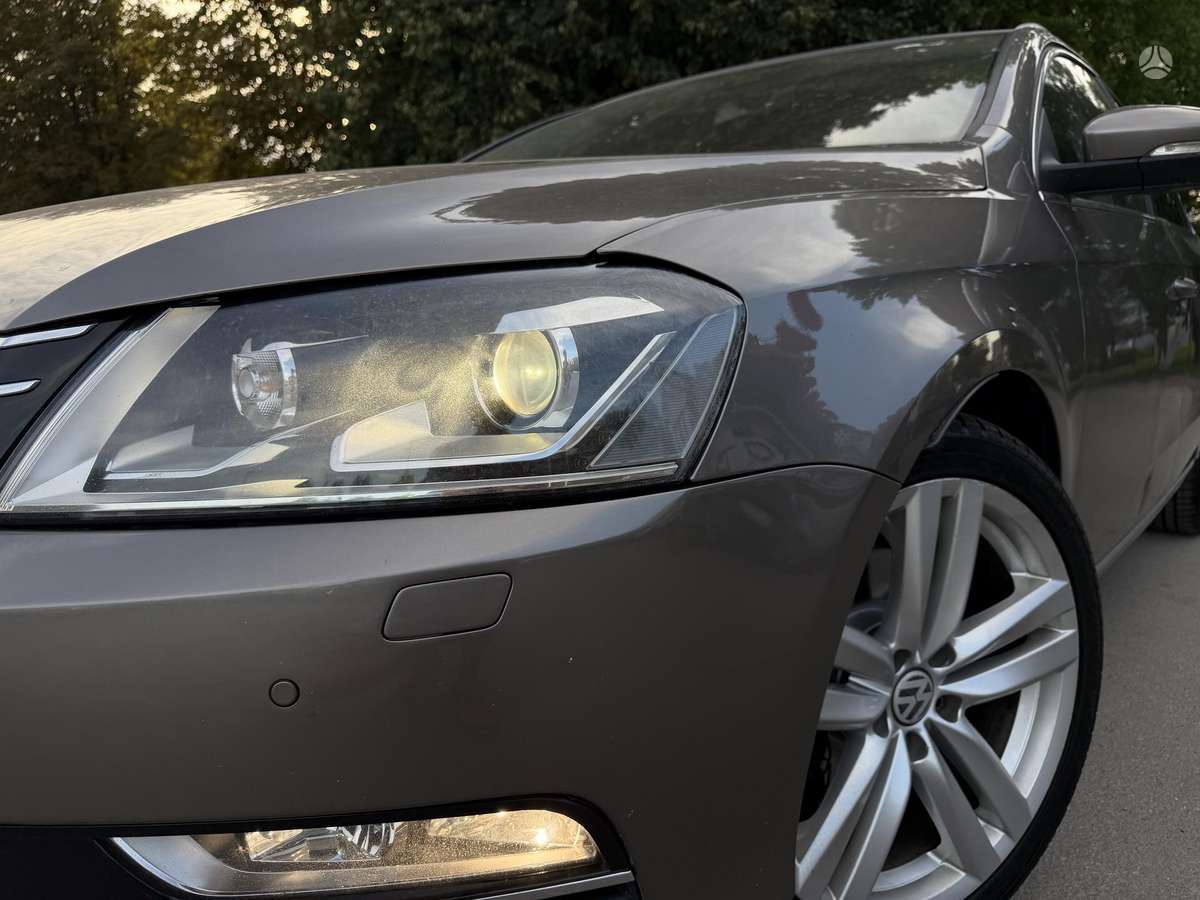 Volkswagen Passat 2011 — photo 17