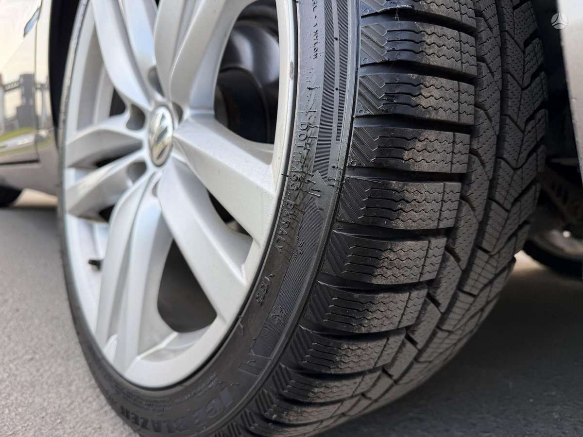 Volkswagen Passat 2011 — photo 18
