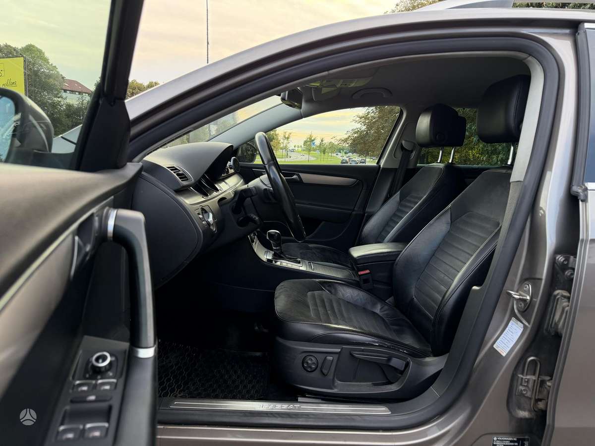 Volkswagen Passat 2011 — photo 21