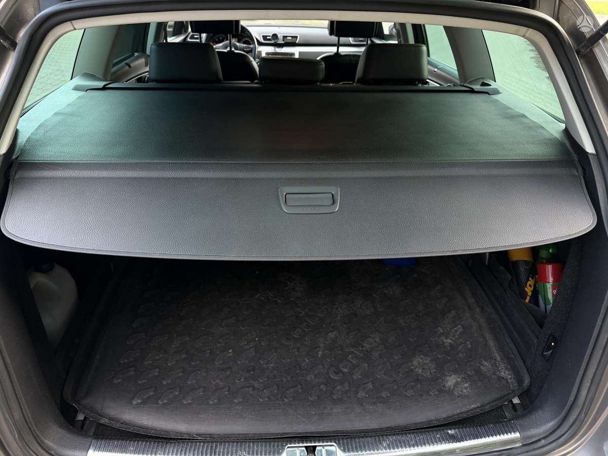 Volkswagen Passat 2011 — photo 25