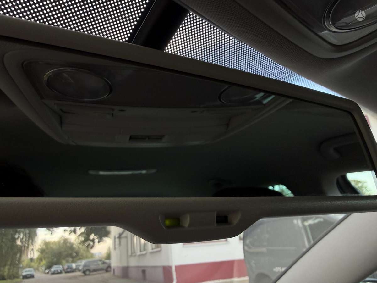 Volkswagen Passat 2011 — photo 8