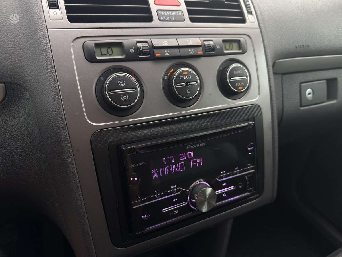 Volkswagen Touran 2007 — photo 16