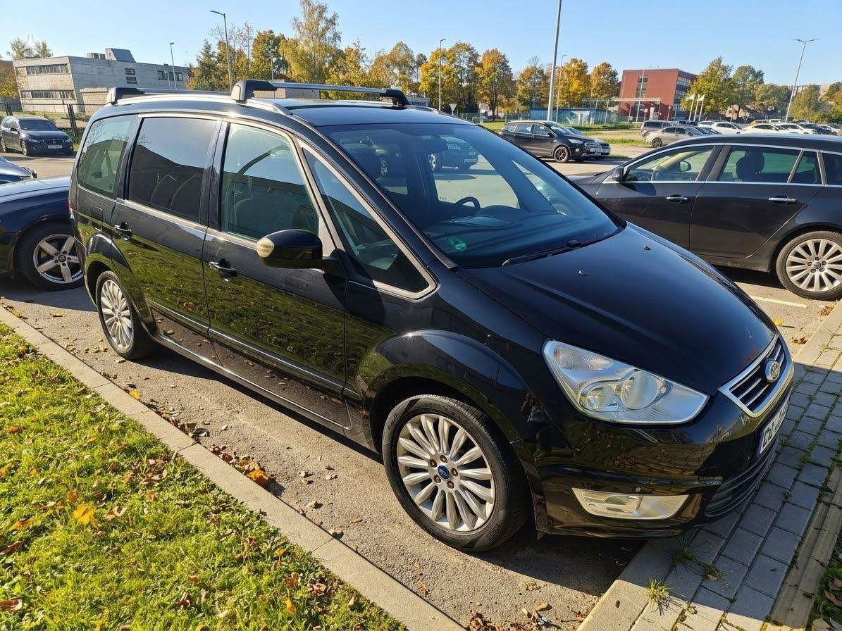 Ford Galaxy 2011 — interior