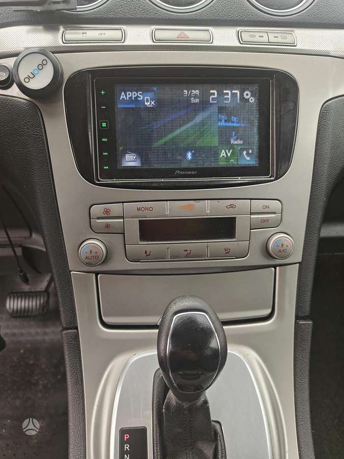 Ford Galaxy 2011 — photo 8