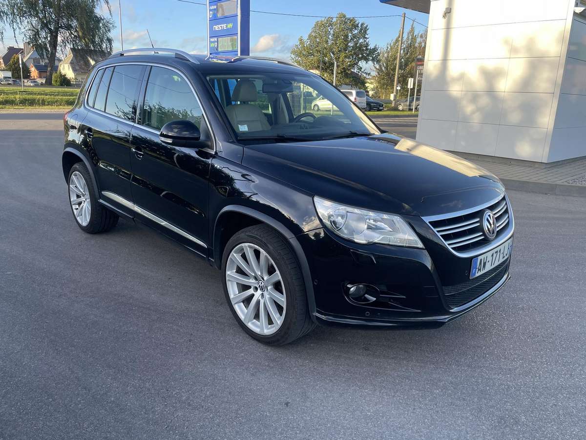 Volkswagen Tiguan 2010 — вигляд ззаду