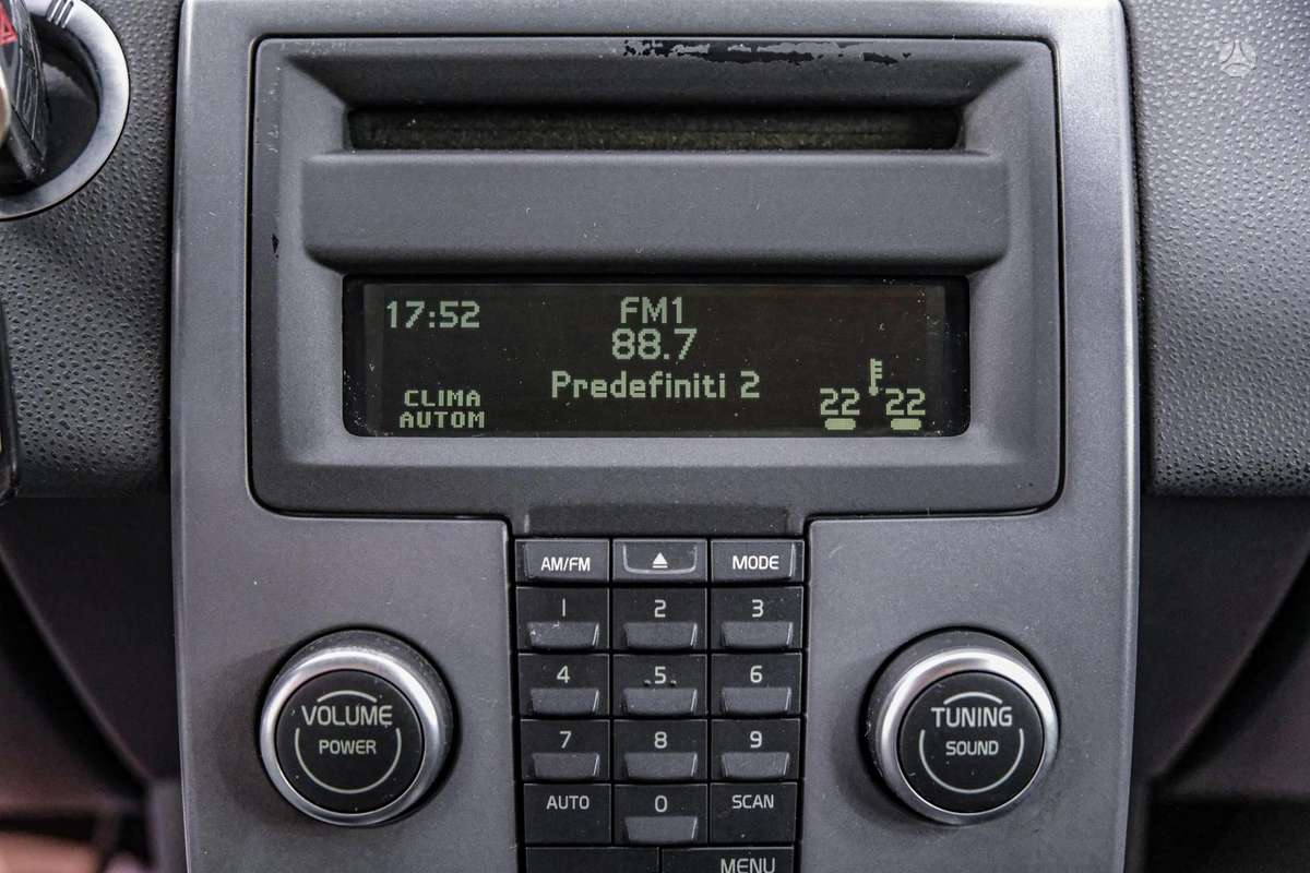 Volvo V50 2010 — photo 15