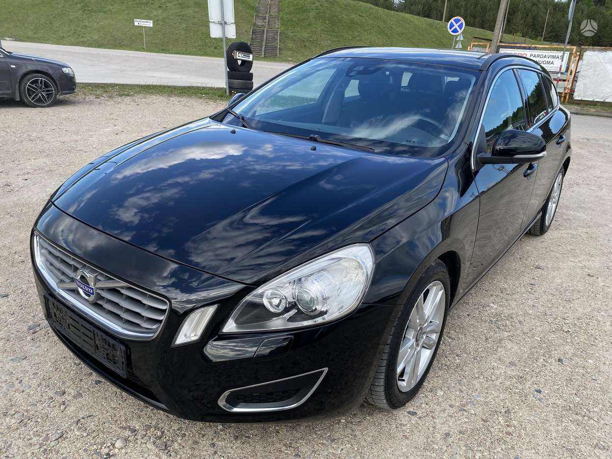 Volvo V60 2011 — photo 10