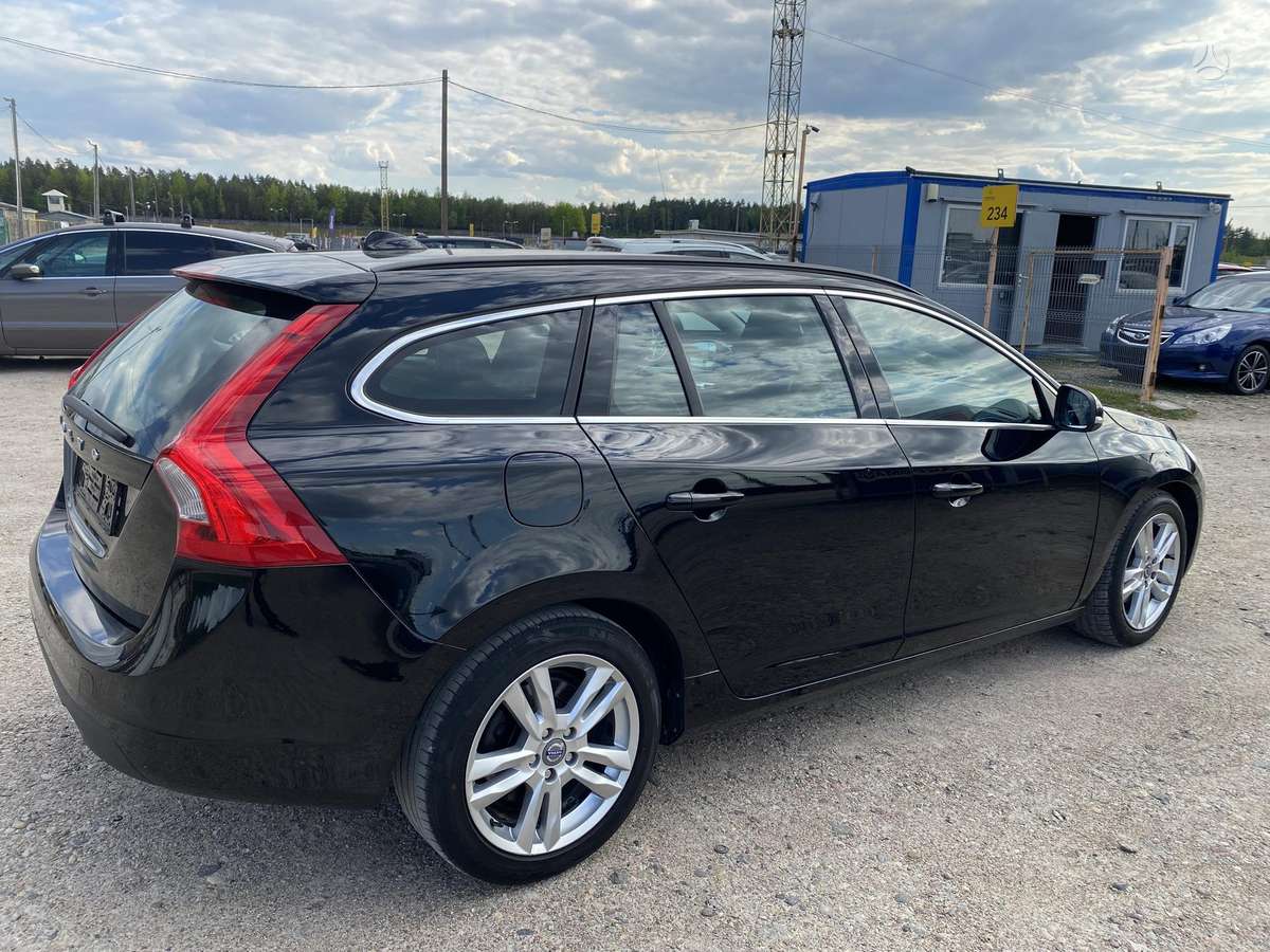 Volvo V60 2011 — engine 1984 cm³, 163 HP (120kW)
