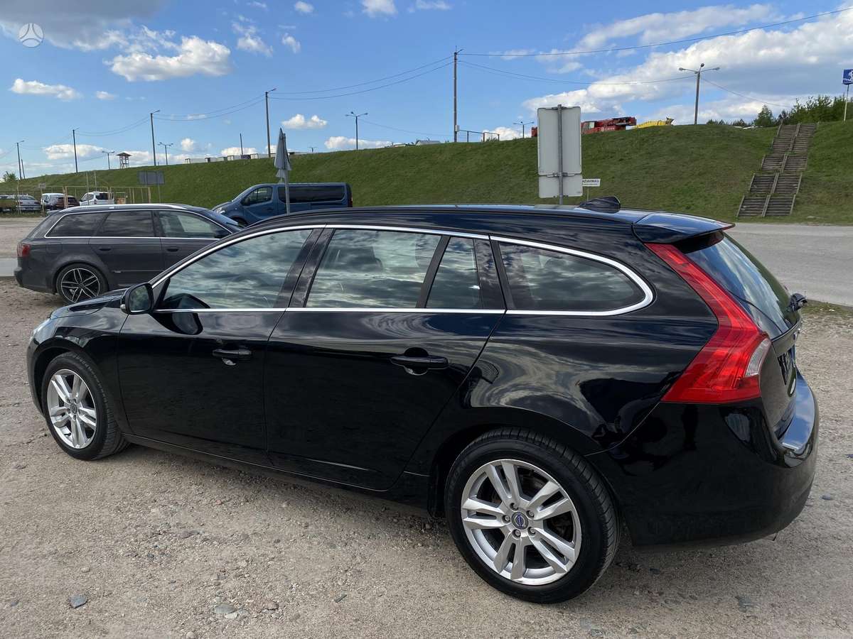 Volvo V60 2011 — photo 8