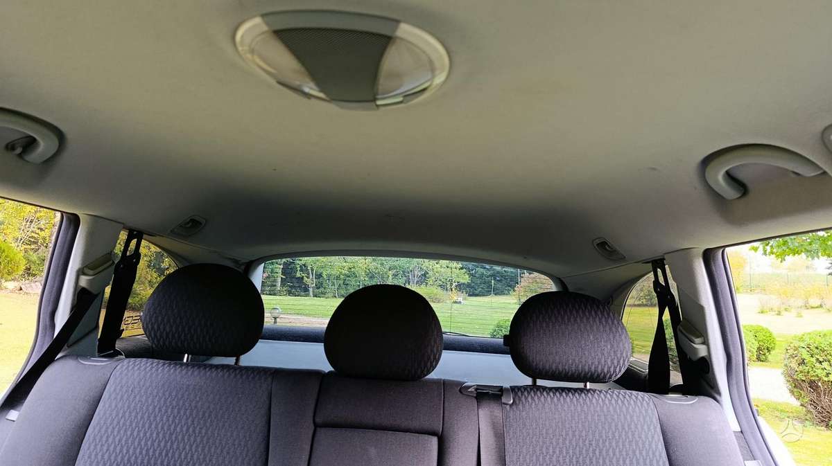 Mercedes-Benz E320 2004 — photo 14