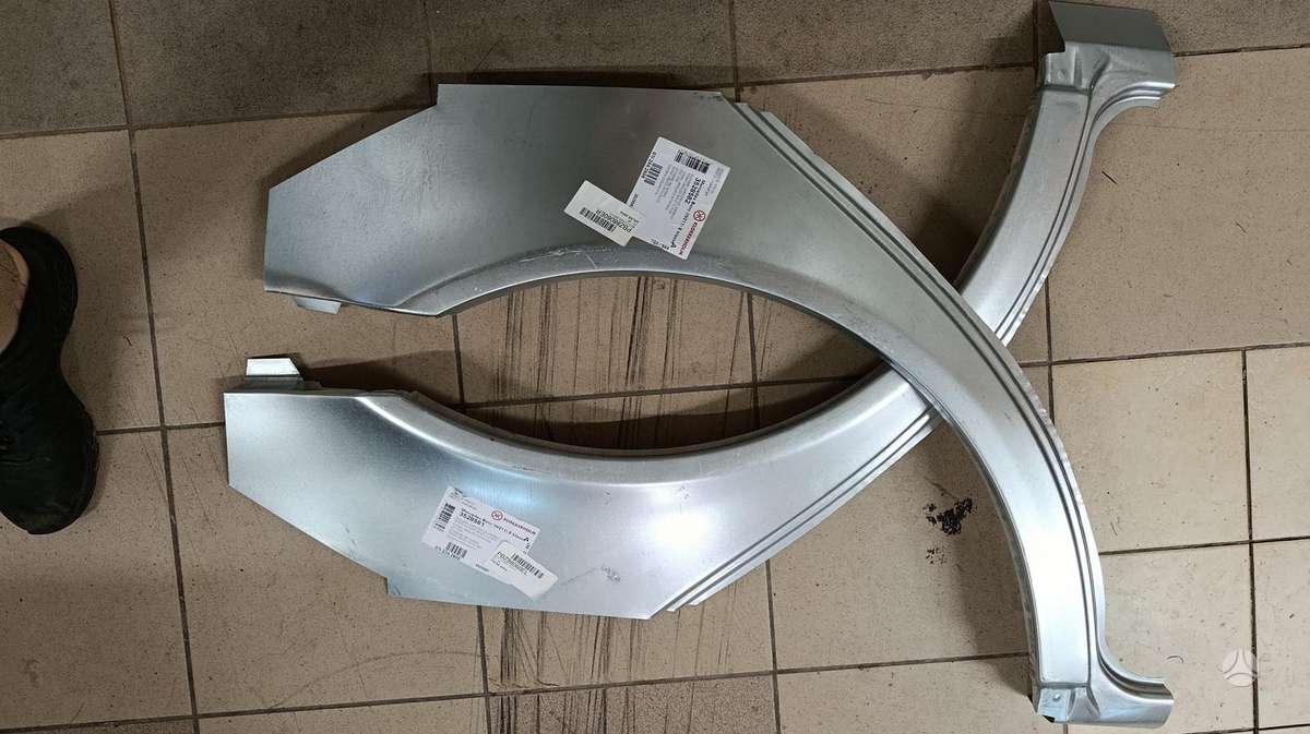 Mercedes-Benz E320 2004 — photo 26