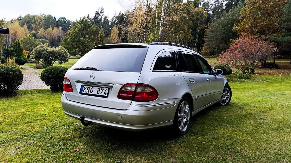 Mercedes-Benz E320 2004 — photo 5