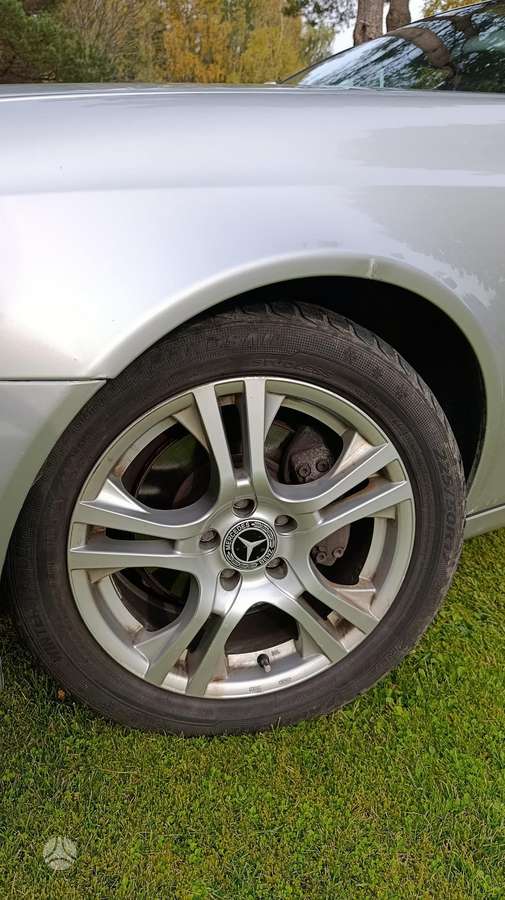 Mercedes-Benz E320 2004 — photo 7