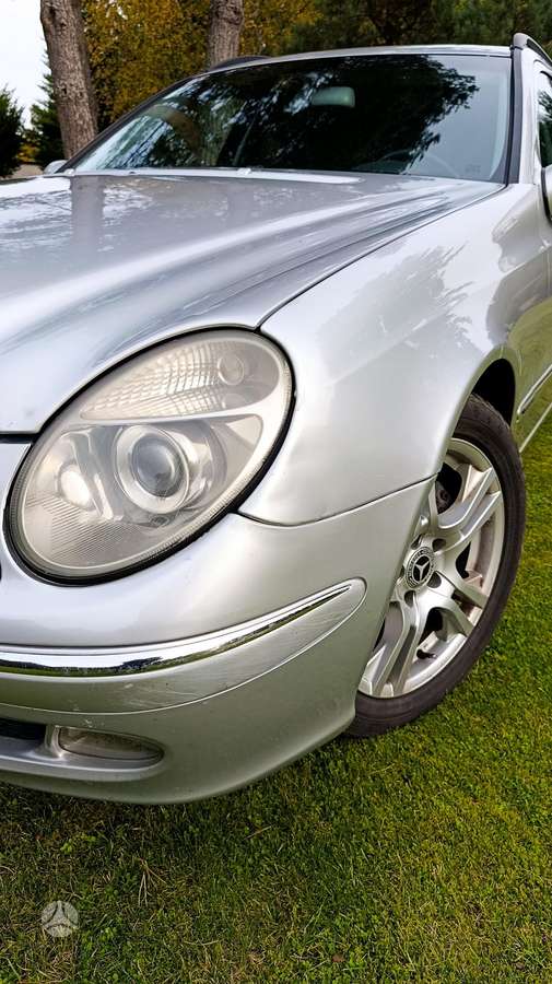 Mercedes-Benz E320 2004 — photo 8