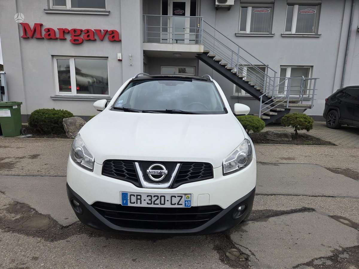 Nissan Qashqai+2 2013 — rear view