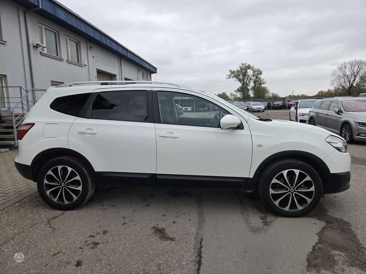 Nissan Qashqai+2 2013 — engine 1600 cm³, 117 HP (86kW)
