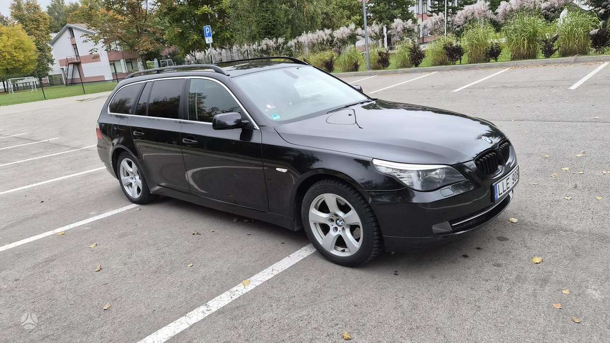 BMW 530 2007 — салон