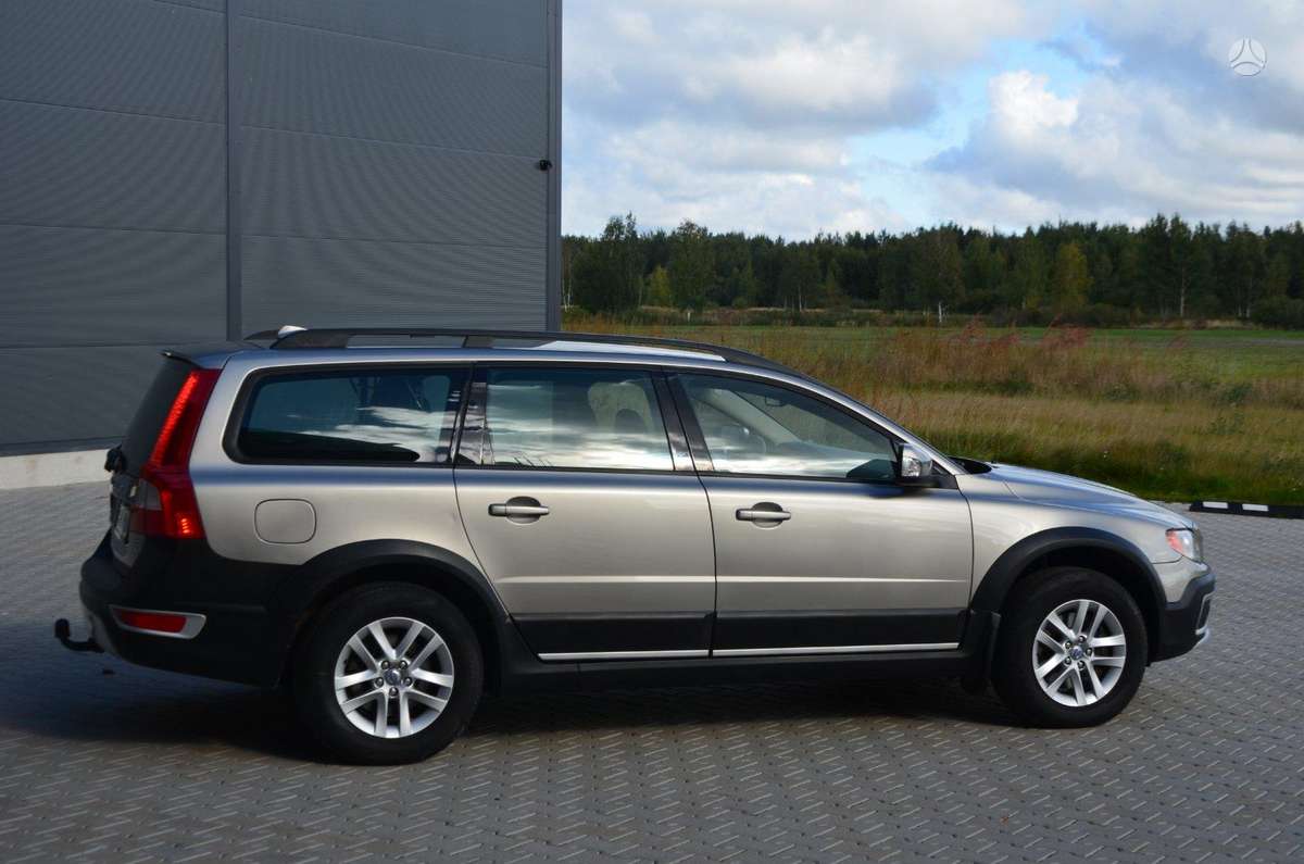 Volvo XC70 2009 — photo 11